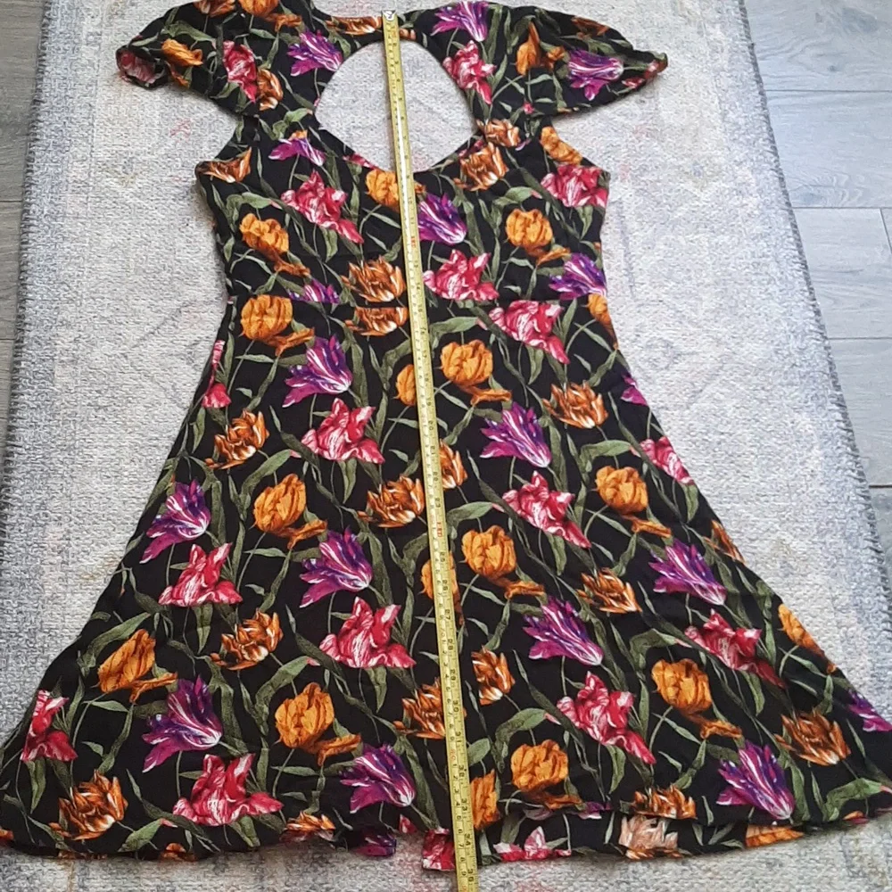Topshop tulip 🌷 print cut out dress size 6 in ladies - Picture 11 of 13